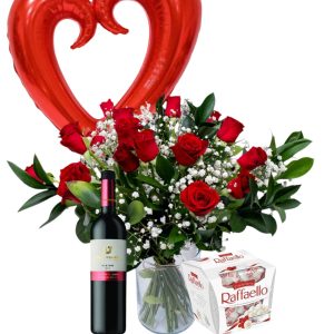 ספיישל דייט נייט - זר יוקרתי של 15 ורדים, בלון לב ענק, בקבוק יין משובח ושוקולד רפאלו – מתנה מושלמת לערב רומנטי ומיוחד